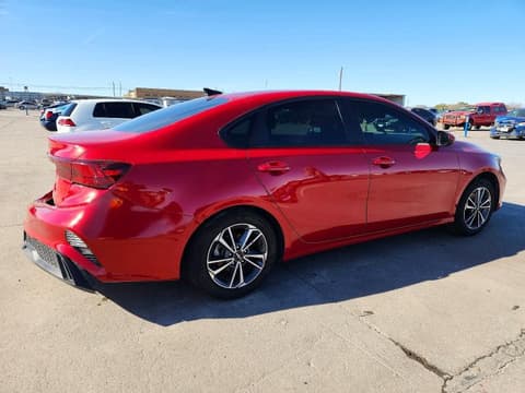 2024 Kia Forte, VIN 3KPF24AD8RE777849. Фото 3 з 6 з аукціону Copart. Каталог авто зі США OpenDataCar.