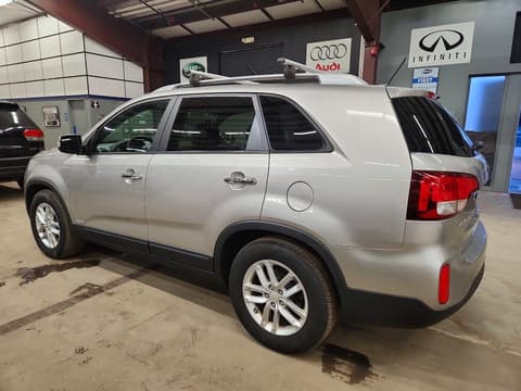 2015 Kia Sorento, VIN 5XYKTCA6XFG651532. Zdjęcie 2 z 6 z aukcji Copart. Katalog aut z USA OpenDataCar.