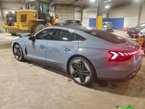 2022 Audi RS e-tron GT, VIN WAUAHBFW8N7902041. Фото 2 из 6 с аукциона Copart. Каталог авто из США OpenDataCar.