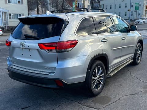 2018 Toyota Highlander, VIN 5TDJZRFH9JS883509. Фото 3 з 6 з аукціону Copart. Каталог авто зі США OpenDataCar.