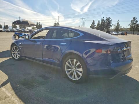 2015 Tesla Model S, VIN 5YJSA1E2XFF120162. Фото 2 з 6 з аукціону Copart. Каталог авто зі США OpenDataCar.