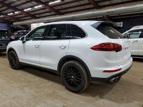 2017 Porsche Cayenne, VIN WP1AB2A25HLA52775. Фото 2 з 6 з аукціону Copart. Каталог авто зі США OpenDataCar.