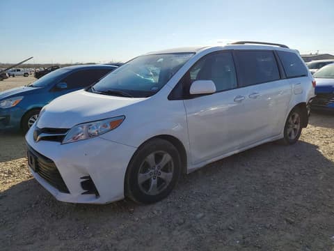 2018 Toyota Sienna, VIN 5TDKZ3DC6JS909797. Фото 1 з 6 з аукціону Copart. Каталог авто зі США OpenDataCar.
