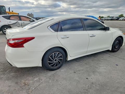 2018 Nissan Altima, VIN 1N4AL3AP4JC180971. Фото 3 з 6 з аукціону Copart. Каталог авто зі США OpenDataCar.