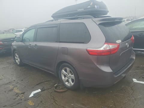 2017 Toyota Sienna, VIN 5TDKZ3DC9HS787334. Фото 2 з 6 з аукціону Copart. Каталог авто зі США OpenDataCar.