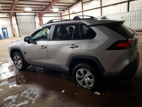 2021 Toyota RAV4, VIN 2T3H1RFV0MC124246. Фото 2 з 6 з аукціону Copart. Каталог авто зі США OpenDataCar.