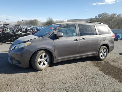 2013 Toyota Sienna, VIN 5TDKK3DC5DS379878. Фото 1 з 6 з аукціону Copart. Каталог авто зі США OpenDataCar.