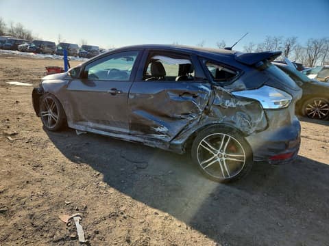 2018 Ford Focus, VIN 1FADP3L92JL256803. Фото 2 из 6 с аукциона Copart. Каталог авто из США OpenDataCar.
