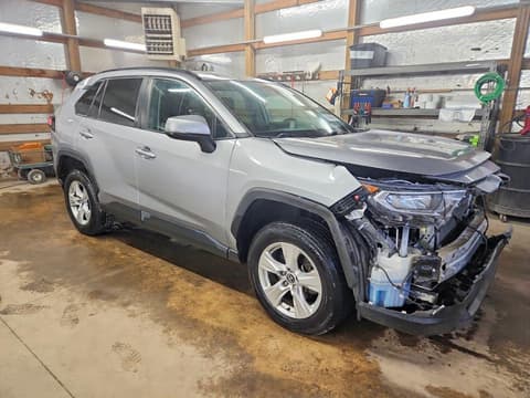 2020 Toyota RAV4, VIN 2T3W1RFV4LC046592. Фото 4 з 6 з аукціону Copart. Каталог авто зі США OpenDataCar.
