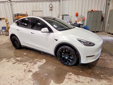 2021 Tesla Model Y, VIN 5YJYGAEE3MF136817. Фото 4 з 6 з аукціону Copart. Каталог авто зі США OpenDataCar.