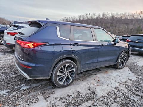 2022 Mitsubishi Outlander, VIN JA4J4UA81NZ038600. Фото 3 з 6 з аукціону Copart. Каталог авто зі США OpenDataCar.