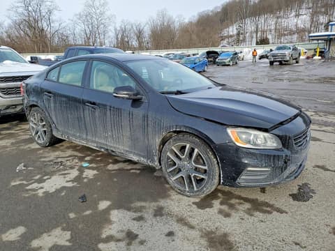 2017 Volvo S60, VIN YV140MTL2H2420285. Фото 4 з 6 з аукціону Copart. Каталог авто зі США OpenDataCar.
