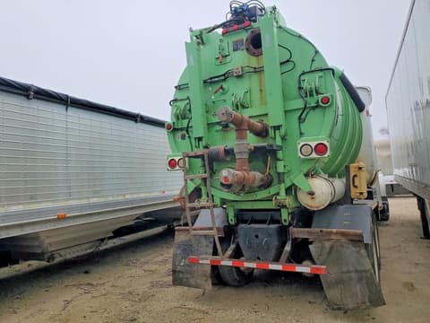 1999 International 2674, VIN 1HTGLATT2XH587155. Фото 4 з 6 з аукціону Copart. Каталог авто зі США OpenDataCar.