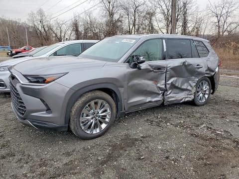 2025 Toyota Highlander, VIN 5TDAAAB53SS103753. Фото 1 з 6 з аукціону Copart. Каталог авто зі США OpenDataCar.
