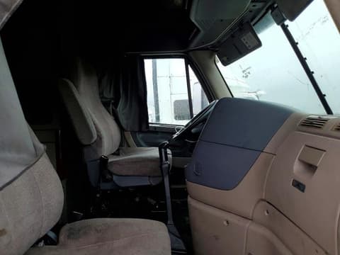 2012 Freightliner Cascadia, VIN 1FUJGLDR5CSBD4044. Фото 5 з 6 з аукціону Copart. Каталог авто зі США OpenDataCar.