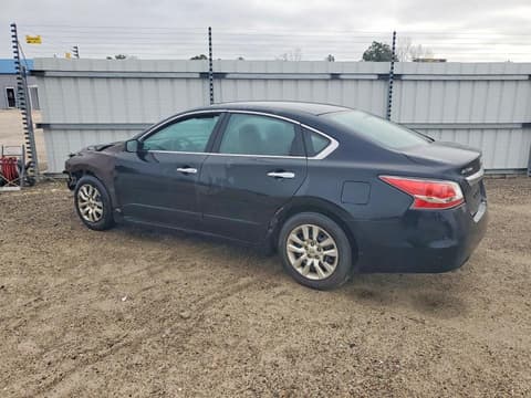 2015 Nissan Altima, VIN 1N4AL3AP4FC472241. Фото 2 з 6 з аукціону Copart. Каталог авто зі США OpenDataCar.