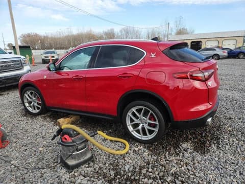 2019 Alfa romeo Stelvio, VIN ZASPAKBN7K7C41734. Фото 2 з 6 з аукціону Copart. Каталог авто зі США OpenDataCar.