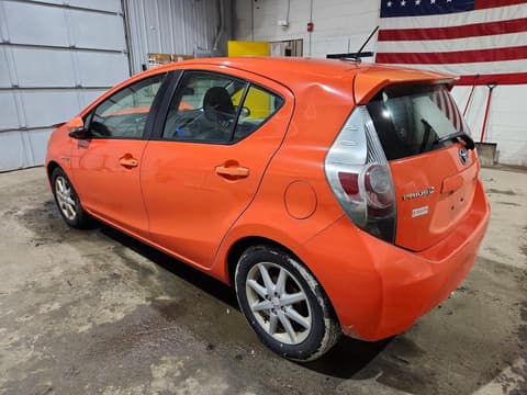 2012 Toyota Prius C, VIN JTDKDTB33C1014981. Фото 2 з 6 з аукціону Copart. Каталог авто зі США OpenDataCar.