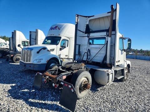 2017 Volvo VNL, VIN 4V4N39TG6HN988091. Фото 4 з 6 з аукціону Copart. Каталог авто зі США OpenDataCar.
