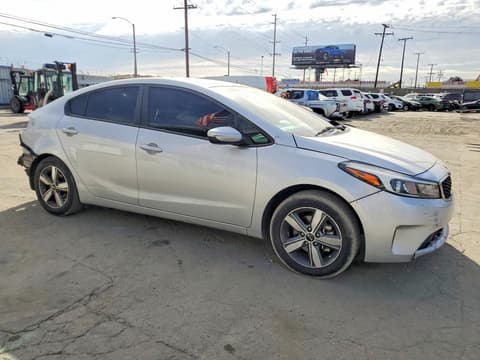 2018 Kia Forte, VIN 3KPFL4A7XJE240928. Фото 4 з 6 з аукціону Copart. Каталог авто зі США OpenDataCar.