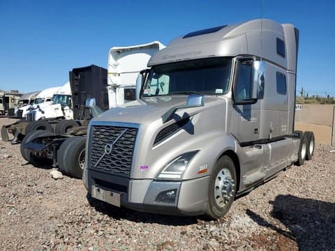 2020 Volvo VNL, VIN 4V4NC9EH8LN237119. Фото 2 з 6 з аукціону Copart. Каталог авто зі США OpenDataCar.