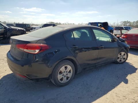 2017 Kia Forte, VIN 3KPFK4A74HE158321. Zdjęcie 3 z 6 z aukcji Copart. Katalog aut z USA OpenDataCar.