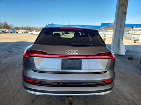 2019 Audi e-tron, VIN WA1VAAGE8KB013865. Фото 6 з 6 з аукціону Copart. Каталог авто зі США OpenDataCar.