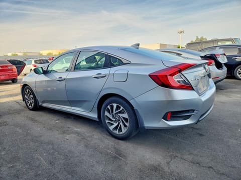 2018 Honda Civic, VIN 2HGFC2F71JH592914. Фото 2 из 6 с аукциона Copart. Каталог авто из США OpenDataCar.