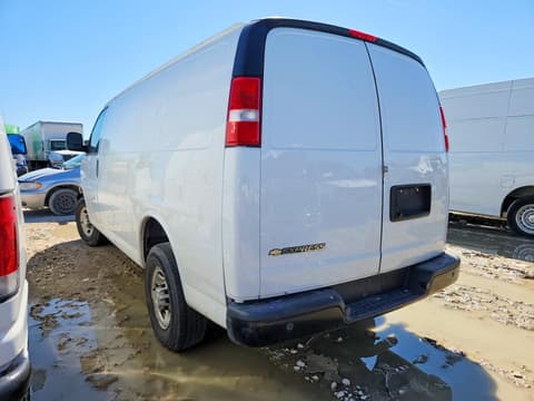 2021 Chevrolet Express 2500, VIN 1GCWGAFP2M1174684. Фото 2 из 6 с аукциона Copart. Каталог авто из США OpenDataCar.