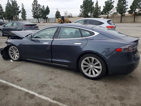 2018 Tesla Model S, VIN 5YJSA1E20JF282651. Фото 2 з 6 з аукціону Copart. Каталог авто зі США OpenDataCar.