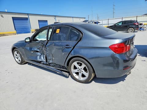 2015 Bmw 3 Series, VIN WBA3B5G56FNS13243. Фото 2 з 6 з аукціону Copart. Каталог авто зі США OpenDataCar.