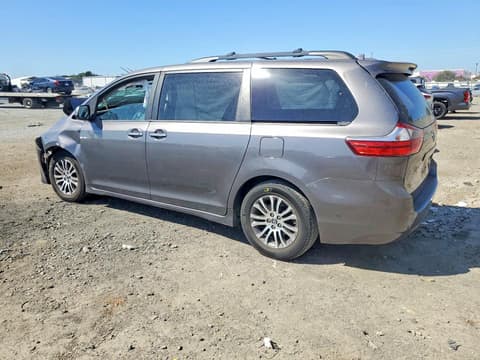 2018 Toyota Sienna, VIN 5TDYZ3DC7JS914002. Фото 2 з 6 з аукціону Copart. Каталог авто зі США OpenDataCar.