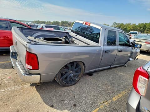 2019 Ram 1500, VIN 1C6RR6FG9KS629274. Zdjęcie 3 z 6 z aukcji Copart. Katalog aut z USA OpenDataCar.