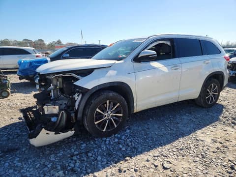 2018 Toyota Highlander, VIN 5TDKZRFH7JS542176. Фото 1 з 6 з аукціону Copart. Каталог авто зі США OpenDataCar.