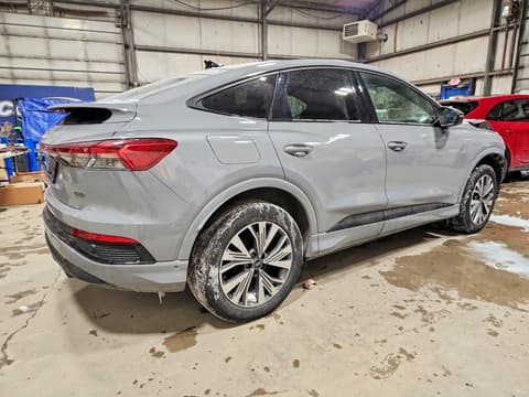 2024 Audi Q4 e-tron Sportback, VIN WA122AFZ7RP004978. Фото 3 из 6 с аукциона Copart. Каталог авто из США OpenDataCar.