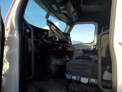 2021 Freightliner , VIN 3AKJHHDR8MSMF4921. Фото 5 з 6 з аукціону Copart. Каталог авто зі США OpenDataCar.