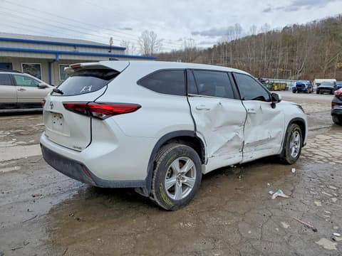 2022 Toyota Highlander, VIN 5TDBZRBH1NS582829. Фото 3 з 6 з аукціону Copart. Каталог авто зі США OpenDataCar.