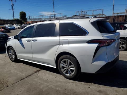 2022 Toyota Sienna, VIN 5TDJRKEC7NS107947. Фото 2 из 6 с аукциона Copart. Каталог авто из США OpenDataCar.