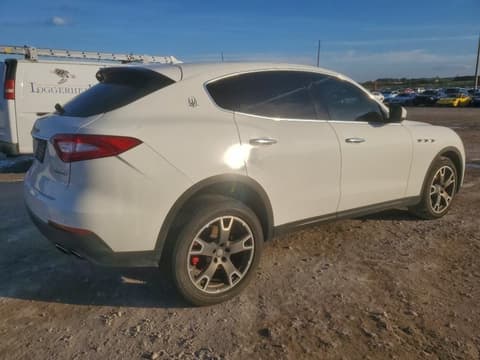 2018 Maserati Levante, VIN ZN661XUA3JX296092. Фото 3 из 6 с аукциона Copart. Каталог авто из США OpenDataCar.