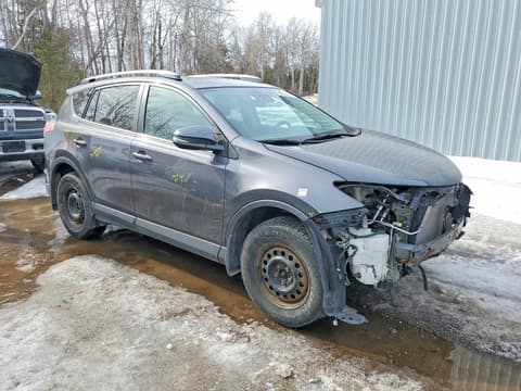 2018 Toyota RAV4, VIN 2T3RFREV6JW700312. Zdjęcie 4 z 6 z aukcji Copart. Katalog aut z USA OpenDataCar.