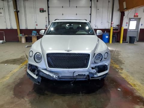2018 Bentley Bentayga, VIN SJAAC2ZV6JC017487. Фото 5 из 6 с аукциона Copart. Каталог авто из США OpenDataCar.