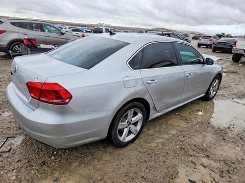 2013 Volkswagen Passat, VIN 1VWBN7A30DC005258. Фото 3 из 6 с аукциона Copart. Каталог авто из США OpenDataCar.