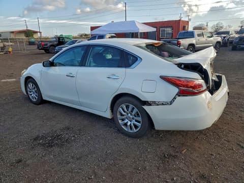 2015 Nissan Altima, VIN 1N4AL3AP5FN399580. Фото 2 з 6 з аукціону Copart. Каталог авто зі США OpenDataCar.