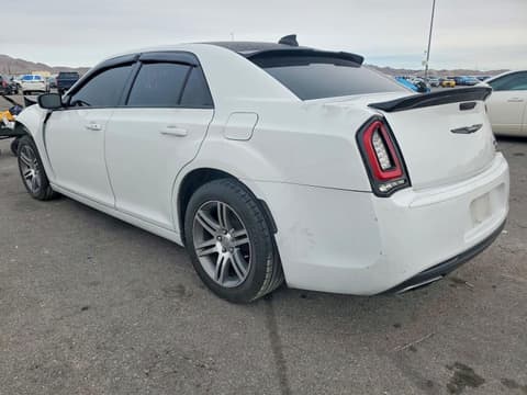 2016 Chrysler 300, VIN 2C3CCABG5GH198301. Фото 2 з 6 з аукціону Copart. Каталог авто зі США OpenDataCar.