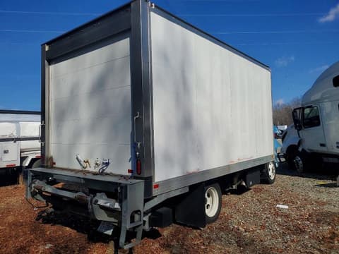 2023 Isuzu NRR, VIN JALE5W160P7300831. Фото 3 з 6 з аукціону Copart. Каталог авто зі США OpenDataCar.