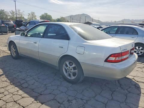 2000 Lexus ES 300, VIN JT8BF28G7Y0259292. Фото 2 з 6 з аукціону Copart. Каталог авто зі США OpenDataCar.