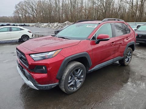 2024 Toyota RAV4, VIN 2T3J1RFV2RW420781. Фото 1 з 6 з аукціону Copart. Каталог авто зі США OpenDataCar.