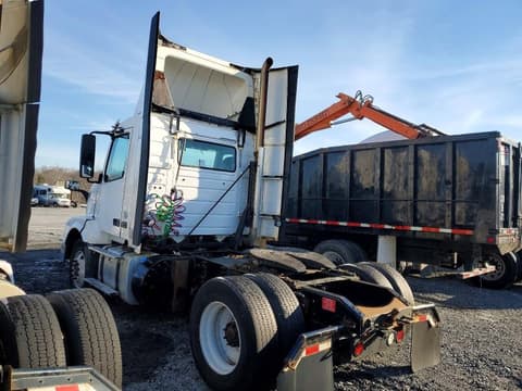 2016 Volvo VNL, VIN 4V4N39TG5GN965609. Фото 3 из 6 с аукциона Copart. Каталог авто из США OpenDataCar.