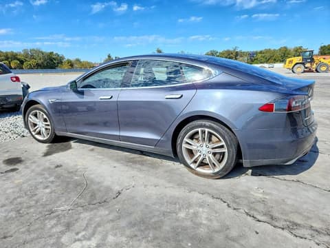2015 Tesla Model S, VIN 5YJSA1H11FF085868. Фото 2 из 6 с аукциона Copart. Каталог авто из США OpenDataCar.