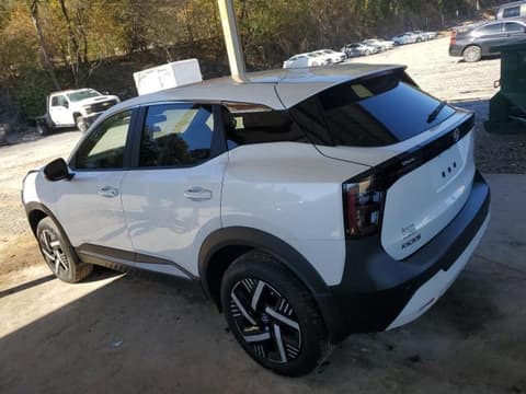 2025 Nissan Kicks, VIN 3N8AP6CAXSL415974. Фото 2 з 6 з аукціону Copart. Каталог авто зі США OpenDataCar.